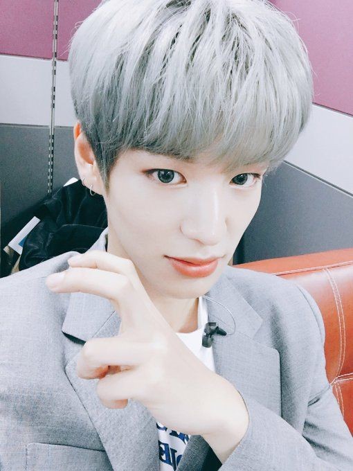 VICT_ONtwt's tweet photo. ⠀⠀⋆ ☁️ ִֶָ 𝗡𝗲𝘄 ◞ ✦ 𝕨𝕠𝕣𝕝𝕕 ! ⸝ ꜜ ᥕē ᥲrə 𖥧 𓂃 ° . 𝖵!𝖢𝖳/𝖮𝖭 、 #ℍ𝕒𝕟˖𝗮𝗸𝗼 𖠵 𓊪 ᚐ թƖɑყ ۰ ─ Ɩísե #TeamSpringDay
En estos momentos que no puedo dormir esta canción me acompaña y me parece tan tranquilizante, todos deberían de escucharla. 🌙 https://t.co/sjNhVqRJec