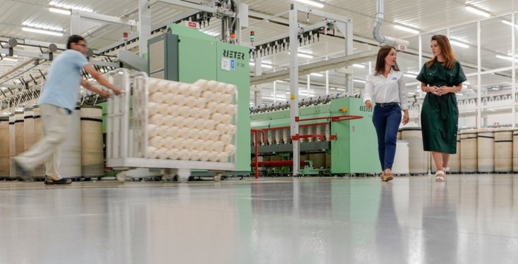 MBS_global's tweet photo. Our flooring system MasterTop 1912 offers our customer Polopiqué superior sustainable performance for their production site in Vizela. MasterTop 1912 is based on Master Builders Solution’s advanced Xolutec™ technology. 
More about this unique technique: https://t.co/wRSwsxao4X https://t.co/C7IDb3xZ1U