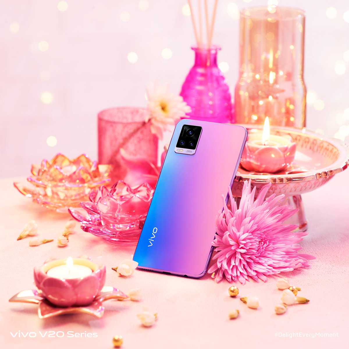 Let each diya you light bring a glow of happiness on your face and enlighten your soul. Lets Celebrate Diwali with vivo V20 Series #DelightEveryMoment