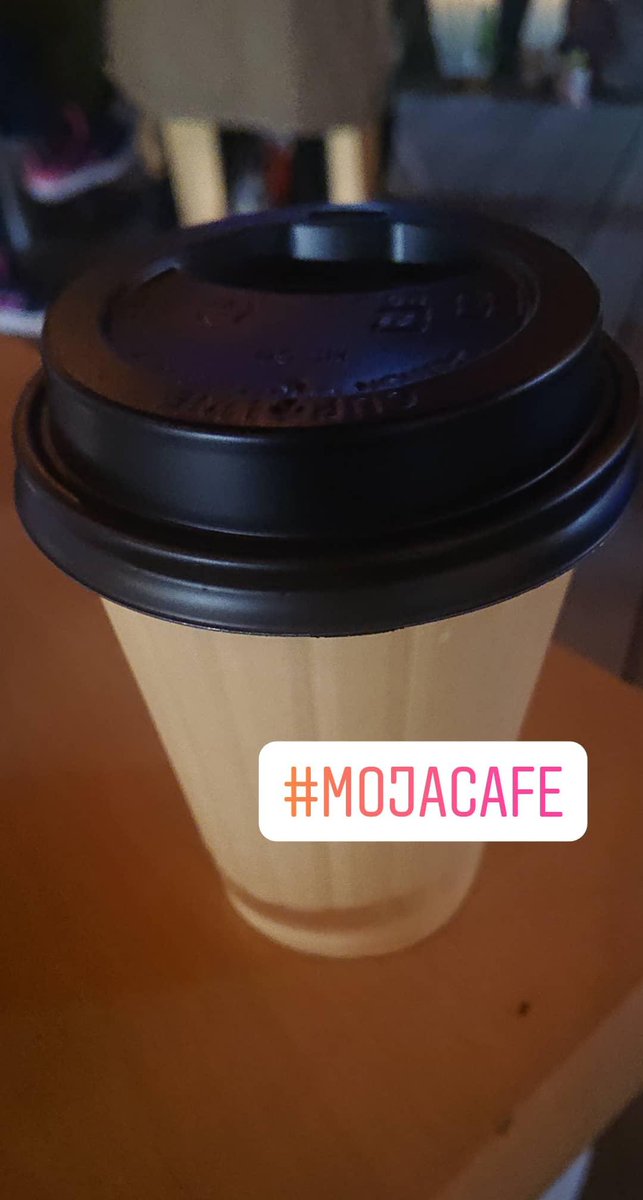 YunPanMan1's tweet image. この運命的な出会い方
少女漫画みたいでした！！
繋がりましたね( ´艸｀)

今夜の息子とのデートは
#出島宵市 でした( 'ω')/ ✨

遂に「Twitterで暴走しておりますFujikoです┏〇゛」で通じるようになった…
私、現代人💪✨
#mojacafe さんのデカフェを頂きました☕
とても良い香りでした✨