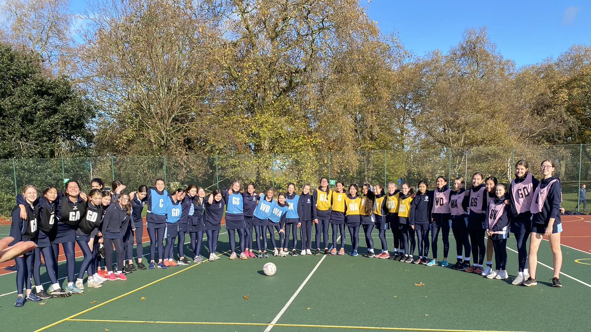 FHS_SW1_Sport's tweet image. ☀️🏐What a fantastic morning for Year 9 interhouse netball. Well done to Ashcroft who were crowned champions of Tournament 2 🔵🟢🟡🔴#backtonetball #mentalhealth #physicalactivity #weheartnetball 🏐☀️