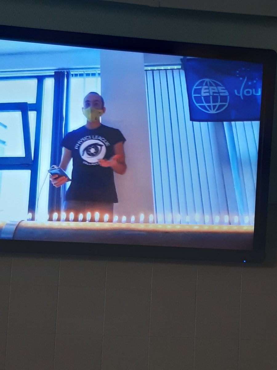 orileopoldocano's tweet photo. #SemanaDeLaCiencia en el @IESLeopoldoCano 
Videoconferencia con la @Physics_League de la Universidad de Valladolid https://t.co/mnE6bczjKH