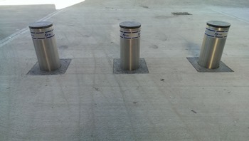 gatewaysecure's tweet image. Why bollards are important on college and university campuses&amp;gt;&amp;gt; #universitysecurity #businesssecurity hubs.ly/H0zgcxf0
