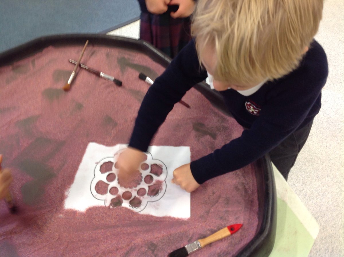 kesbathpreprep's tweet photo. In preparation for #Diwali Pre-Prep children have been finding out about Rangoli patterns for good luck, and how to say βnamasteβ. They've also made coconut sweets, diva lamps, garlands and greetings cards.
#KESBathExplore #KESBathLearning https://t.co/kkTKjdPfqQ