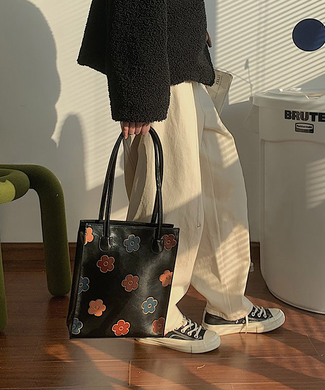 jemiremi's tweet photo. ⋆⸜🎁⸝⋆  プレゼントキャンペーン😍

フォロワーの皆様へ日頃の感謝を込めて…
このツイートをフォロー＆RTしてくださった人の中から、
抽選で1名様に画像の商品をプレゼント！！

この機会をお見逃しなく💨💨
〖締め切り⏰〗
2020年11月15日　23:59

▼商品の詳細はこちら
https://t.co/ggRpfCsqhX https://t.co/nqj8ufBbw2