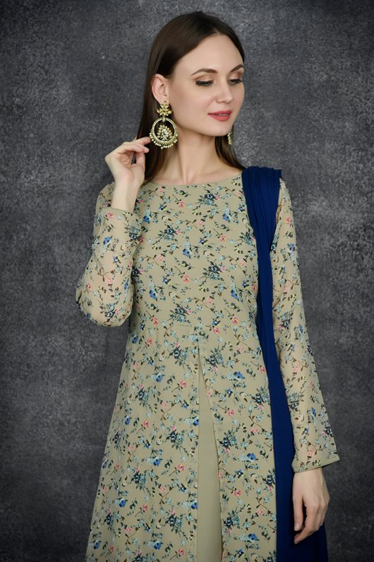 Asian_CoutureUK's tweet photo. Shop the amazing new readymade suits at Asian Couture.
Shop online : https://t.co/uRFylJBqEN
#asiancouture #desifashion #desistyle #pakistanistylelookbook #pakistanifashion #asianfashion https://t.co/YhlWX0GCgs