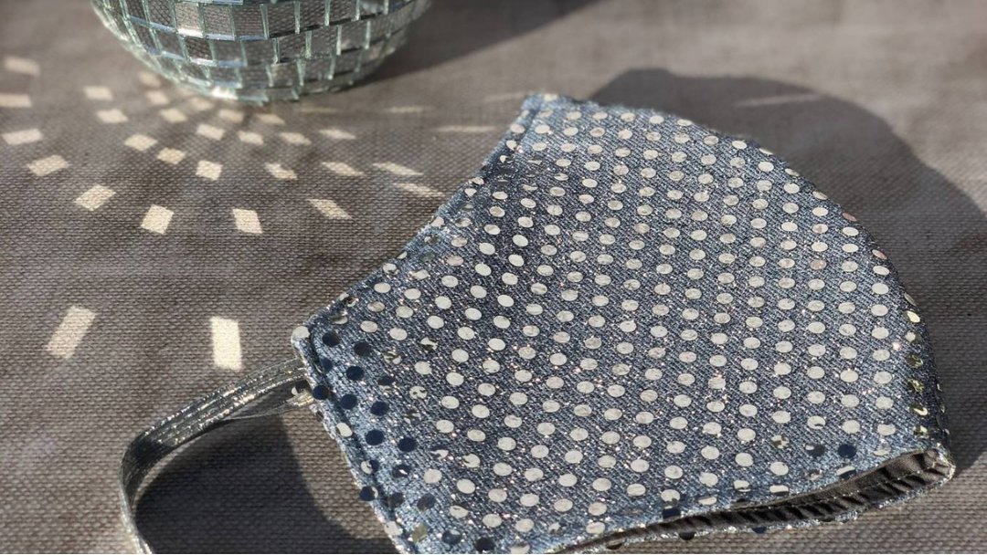 designed_in's tweet photo. Be part of the latest fashion trend - glamorous #facemasks! 

Thomas &amp; Mae have the perfect accessory for you for the season of sparkle &amp; safety🌟

These beautifully made triple layer face masks come in a selection of designs to complement any outfit!

#fashion #designerfacemasks https://t.co/MTBY1JtuEZ
