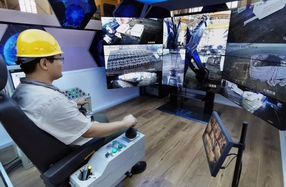 im_mining's tweet photo. The #teleremote loading revolution continues. Leading Chinese #electric #ropeshovel OEM #TaiyuanHeavy (#TYHI) is developing a teleremote version of one of its WK-series models which it will test soon at an #InnerMongolia mine #futureofmining #trucknshovel https://t.co/MFLfoovR1Q https://t.co/AqkiJBNZPx