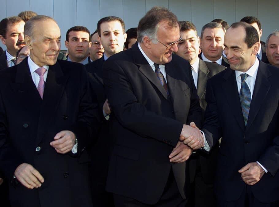 adrine1101's tweet photo. Хотелось бы процитировать фразу из Игры Престолов: Сжечь их всех! Сжечь их всех!! #Հաղթելուենք #Armenia #ArmeniaStrong #ArtsakhStrong #ArtsakhIsArmenia https://t.co/DJn0pILoNm