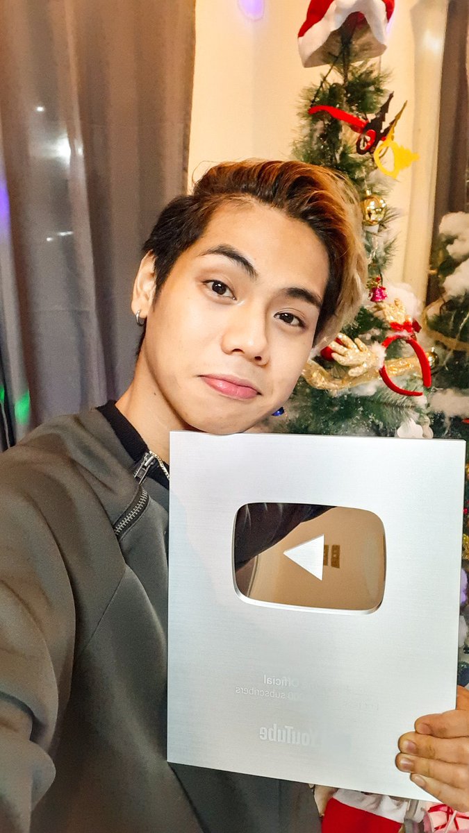 Polaruss_ofc's tweet photo. [131120]

📸1st. One Joker SNS Update📸

100k+ SUBSCRIBERS!! Thank you so much!! This one is for you ForOne 🥰 also i want to thank @DeckOfJokerOFC  @DosporoOfficial @ForOnePH and the rest of Forone's mahal na mahal ko kayo 🥰

@1stoneOfficial https://t.co/LQKgWjBjEO