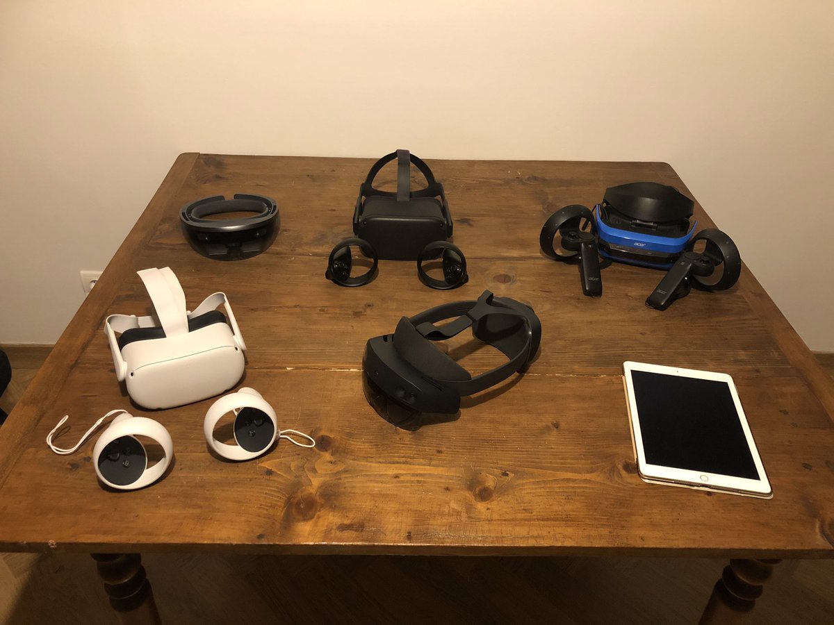 Many thanks to Stephen Hodgson from <a href="/XRTK_dev/">XRTK</a>.
You were the first to star and watch #SimpleWebXR repo. You are now the first to ❤️ sponsor it !
I'll complete my collection of devices I use to maintain this library.
github.com/Rufus31415/Sim…