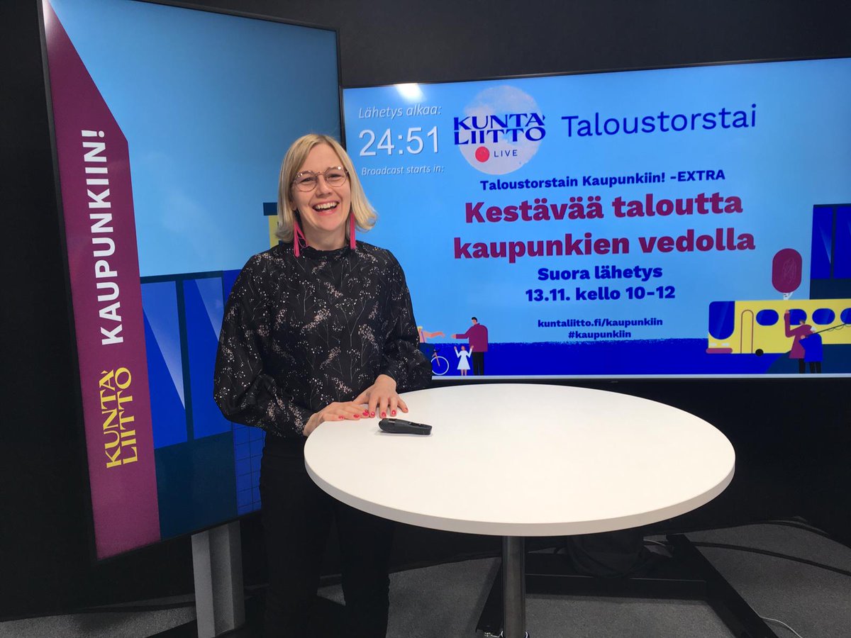 Kuntaliitto's tweet photo. .@lehtonenKL toivottaa katsojat tervetulleiksi kuuntelemaan keskustelua: aiheina #talous ja #kaupungit. https://t.co/2g4qrPlIyA
Älä anna perjantain hämätä, kello 10 alkaa Taloustorstai Extra! #Kaupunkiin https://t.co/y8ojyVc3yl