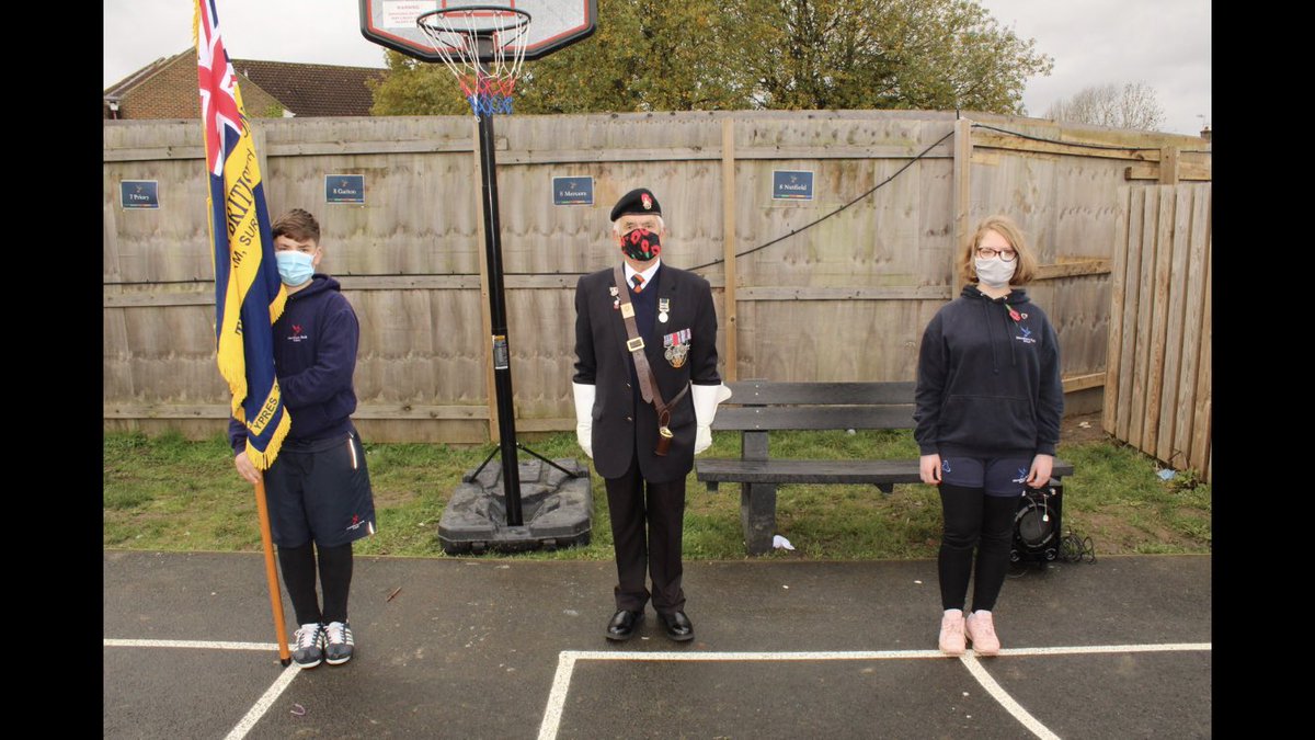 🌹At the 11th hour, on the 11th day, of the 11th month, Merstham Park remembered 🌹 #RemembranceDay2020  #LestWeForget