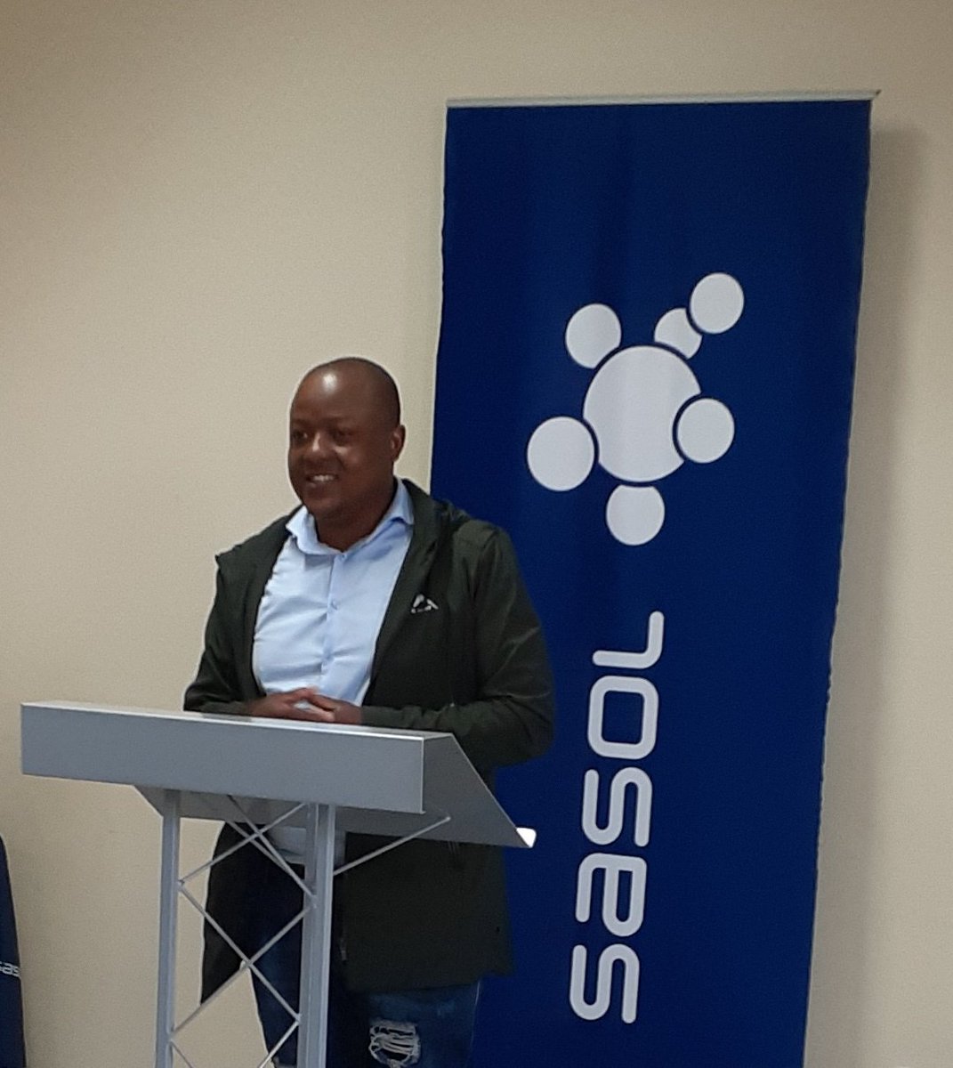 Elsabe_Ras's tweet photo. Thusa Luka, one of learners who completed the shielded metal arc welding course at the Boitjhorisong Welding Centre thanked Sasol, SNC-Lavalin and Afrox for supporting the programme. @SasolSA @NSheobalak @KarinFourie310 @oostenjp @Sbu14 https://t.co/9V8xM50xzd