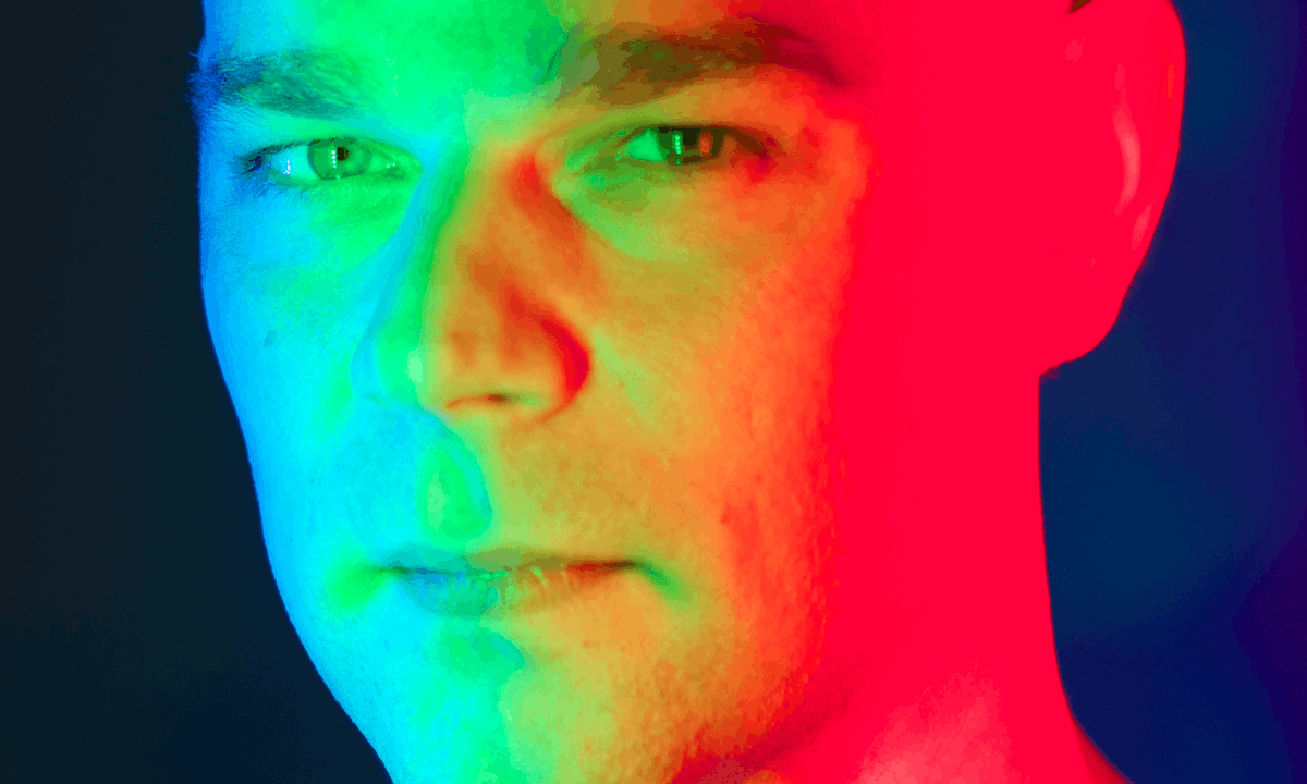 Lichtontwerper Arjen van der Cruijsen was altijd al gefascineerd door lampjes. Nu ontwerpt hij de mooiste lichtprojecten én benadrukt hij het belang van daglichtontwerp. "Daar ligt een mooie toekomst op creatief-technisch gebied" bit.ly/35p612g
💡#goedverhaalovertechniek