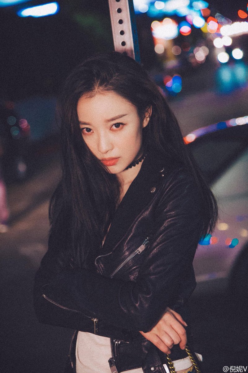 ninivarchive's tweet photo. Ni Ni is absolutely dashing at night 🌃 https://t.co/R0bbex5wTL