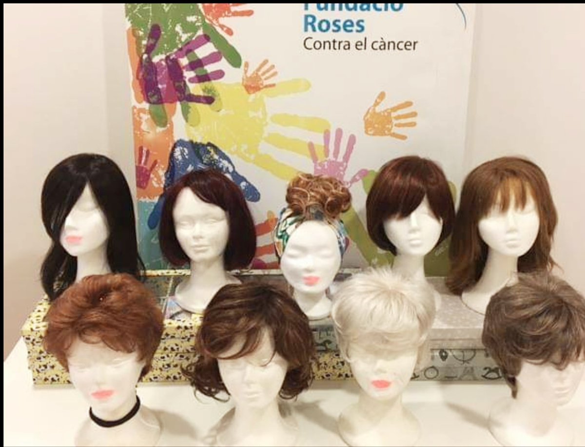 La Fundació Roses contra el càncer disposa d'un banc de perruques que ofereix en préstec als seus usuaris. És per poder oferir serveis gratuïts com aquests que la Fundació necessita socis i donacions, ajuda'ns!