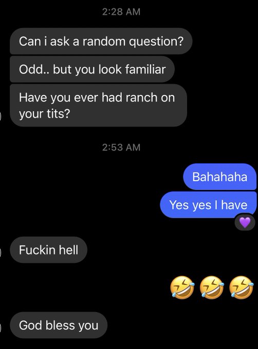 It&rsquo;s finally happening. I&rsquo;m being recognized from the pHub.   Have I made it? 🤩 https://t.co/xpaTGXf