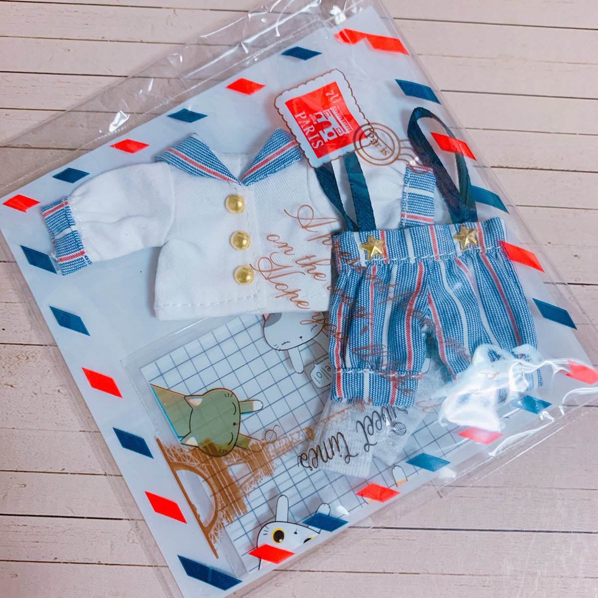 台湾から可愛いお洋服届いたから早速着せちゃう☺️💕ランドセルを添えて…🎒 