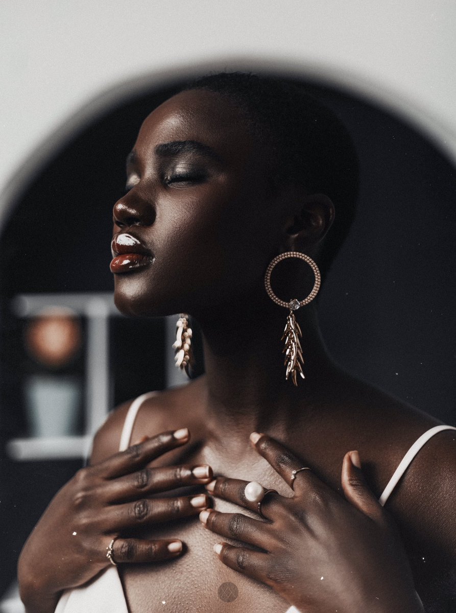 TheLexash's tweet photo. Funke Williams
By @TheLexash 📸

👗@Uduak_ + 💄@itsbimbooni 
#photography #ArtistOnTwitter #art https://t.co/056nfFjLvp
