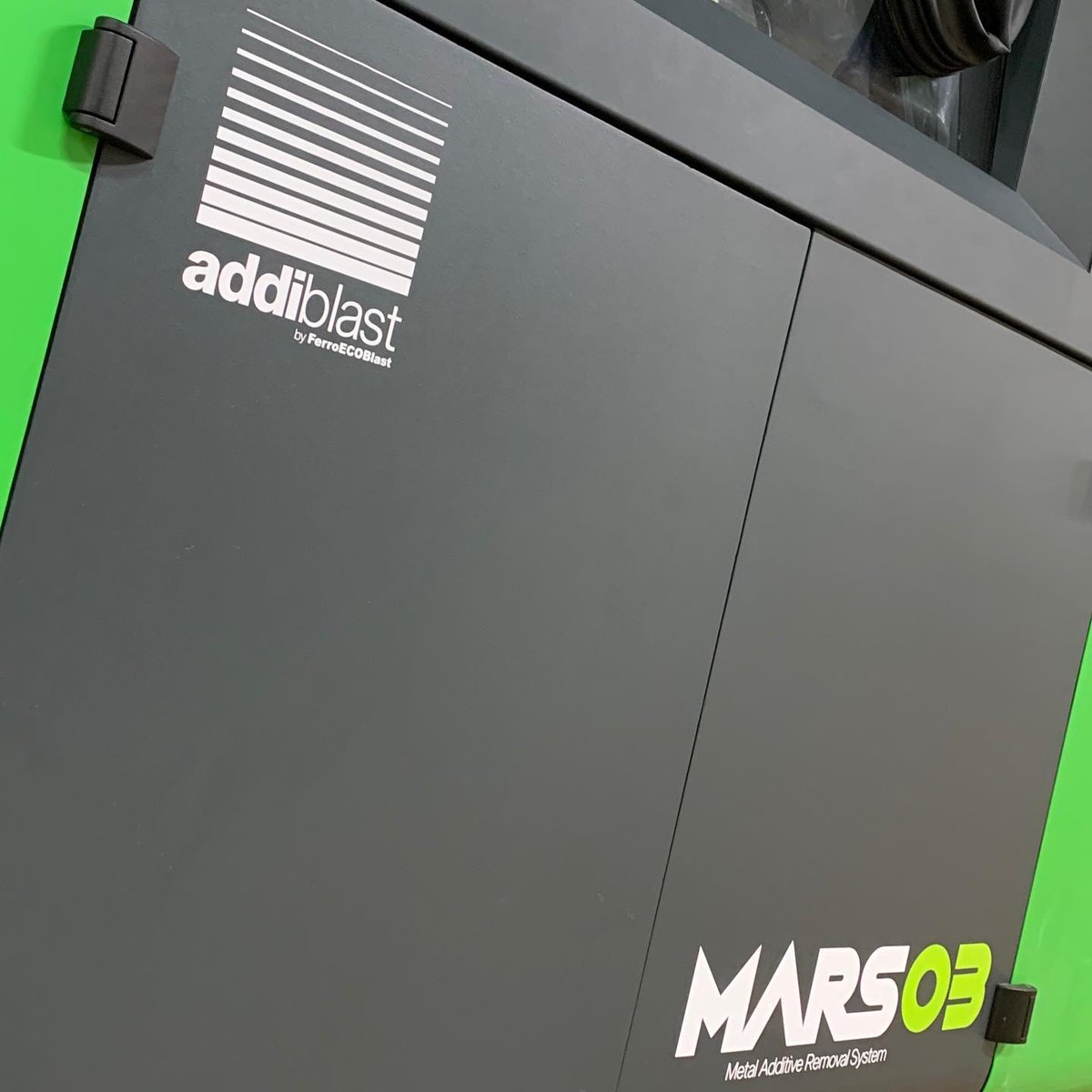 BAM’s big brother MARS says hi and wishes you all a great day! #addiblast #3dprinting #additivemanufacturing #formnext #depowdering #postprocessing