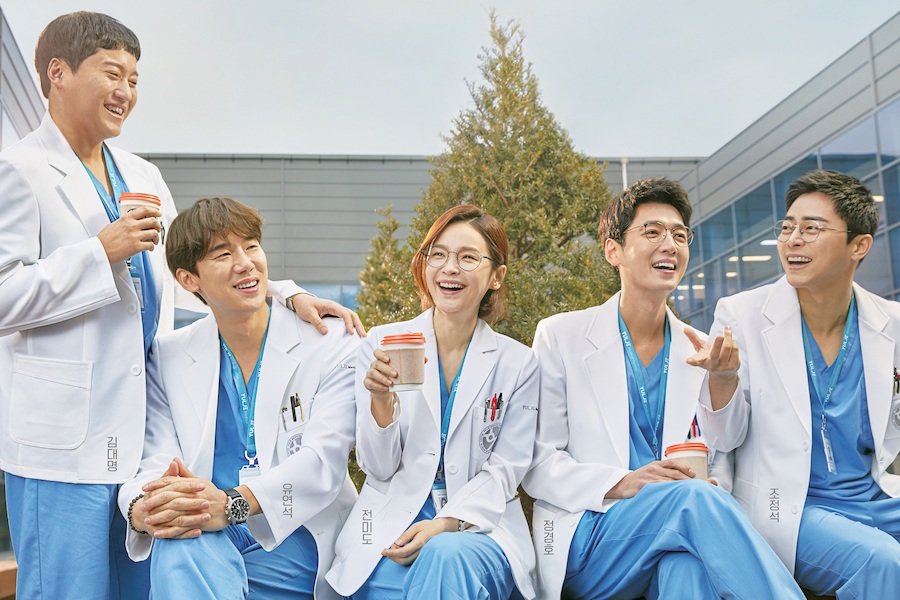 soompi's tweet photo. "#HospitalPlaylist" Reported To Begin Filming Season 2 This Year + tvN Responds
https://t.co/K3GjVrBKCo https://t.co/mf7kFjggCS