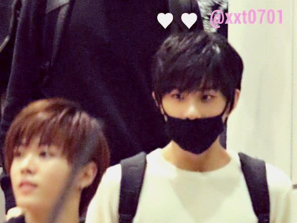 1. The only 98 liner in NCT among 23 members, making him the median in terms of age. In other words, Jungwoo connects the hyung and the maknae line.