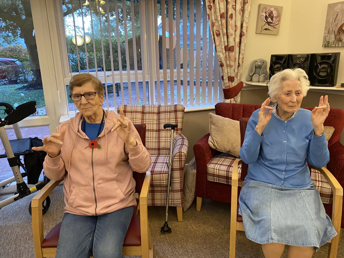 wessex_society's tweet image. We love these snaps of our Pennant house residents enjoying some light, seated chair exercises.

#lightexercise #chairexercise #movement #activity #lovepoole #lovepooleuk #independentliving