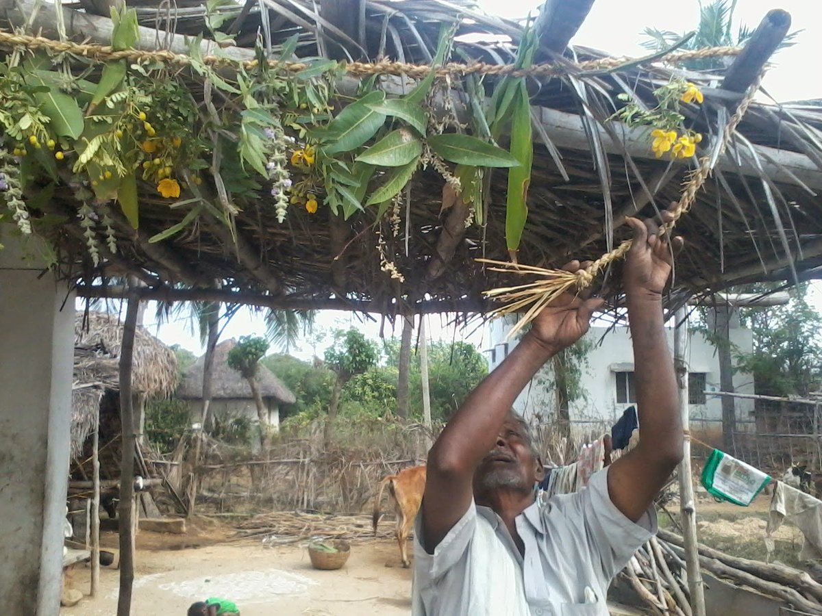 சமூகச் சடங்கியலின் நகர்வுகள்..எந்தவொரு பகுத்தறிவு இயக்கத்தையும்விழுங்கி விடும் ஆற்றல் மிக்கது!ஏனெனில்..*உணர்வுகளே= மனிதனின் முதல் தேவை!*அறிவு/கொள்கை= அடுத்ததே!பகுத்தறிவு இயக்கங்கள்,தாங்கள் கைதூக்கி விட்ட மக்களின்உணர்வுத் தேவைகளைநல்ல சடங்கியல் நோக்கி வழிகாட்டலே வெற்றி!