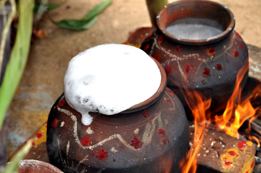 சமூகச் சடங்கியலின் நகர்வுகள்..எந்தவொரு பகுத்தறிவு இயக்கத்தையும்விழுங்கி விடும் ஆற்றல் மிக்கது!ஏனெனில்..*உணர்வுகளே= மனிதனின் முதல் தேவை!*அறிவு/கொள்கை= அடுத்ததே!பகுத்தறிவு இயக்கங்கள்,தாங்கள் கைதூக்கி விட்ட மக்களின்உணர்வுத் தேவைகளைநல்ல சடங்கியல் நோக்கி வழிகாட்டலே வெற்றி!