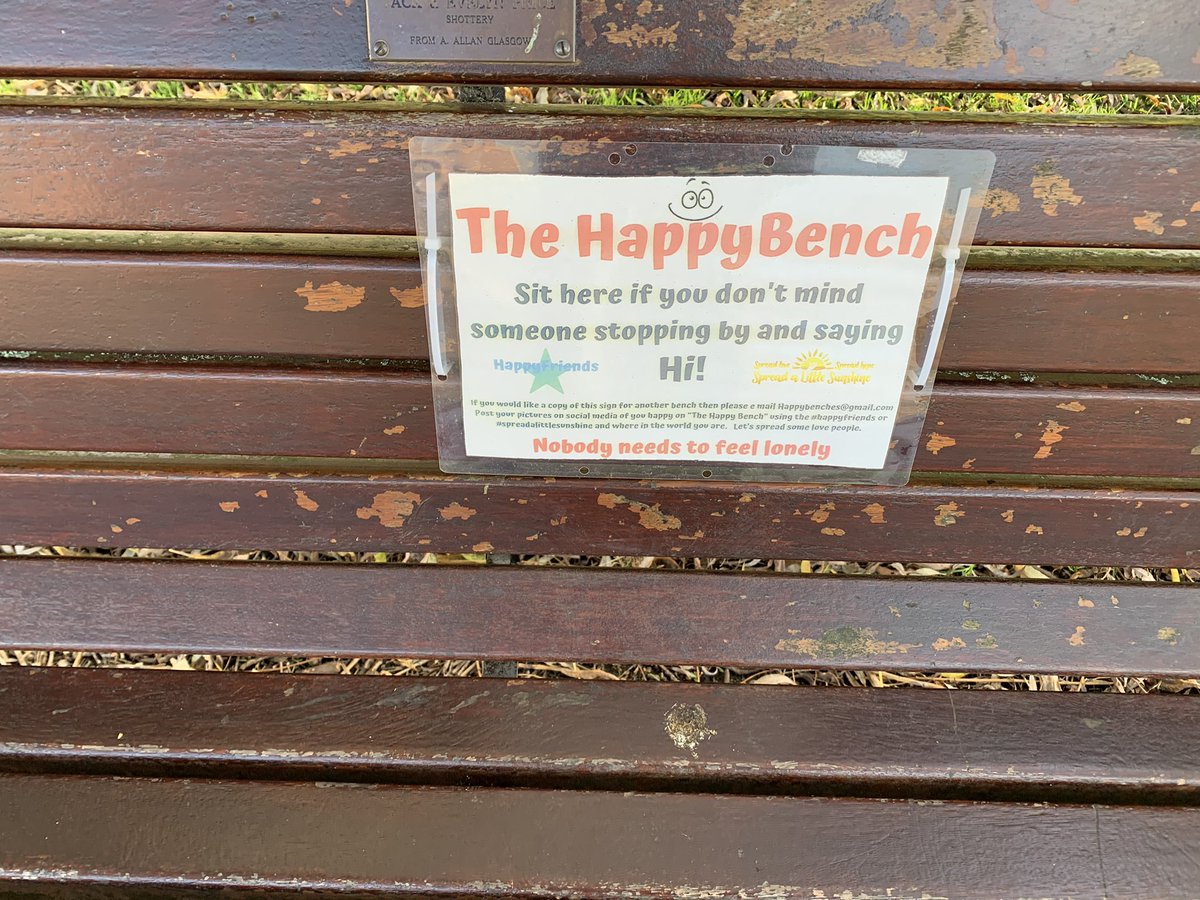 Today is #worldkindnessday so I thought it appropriate to share this photo that I took in Stratford-upon-Avon yesterday. 

What a great idea to combat loneliness. At a time when some are  separated from loved ones, connection is more important than ever.