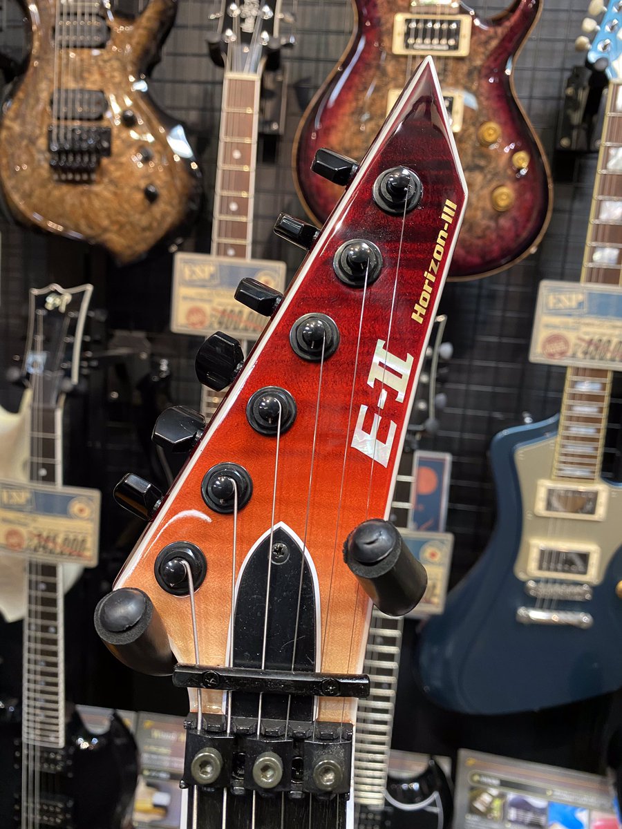 Esp Guitar Workshop E Ii Horizon Iii Fm Fr Black Cherry Fade 燃えさかる炎の様なグラデーションカラーが目を引くこちらのギター スルーネック ヒールレスなので花形ギターソロもお任せあれ ハードロック系はもちろんの事 アニソン系をやりたい方に Esp Guitar Workshop E Ii Horizon Iii Fm Fr Black Cherry Fade 燃えさかる炎の様なグラデーションカラーが目を引くこちらのギター スルーネック ヒールレスなので花形ギターソロもお任せあれ ハードロック系はもちろんの事 アニソン系をやりたい方に
