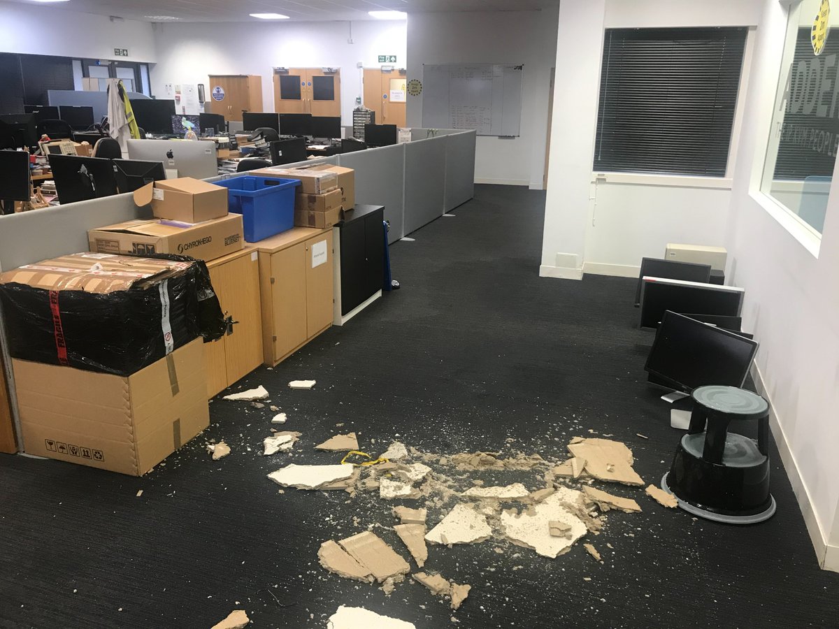 AliceDickens20's tweet photo. Flooding in the office #barhillbusinesspark https://t.co/FB0yIWwbqq