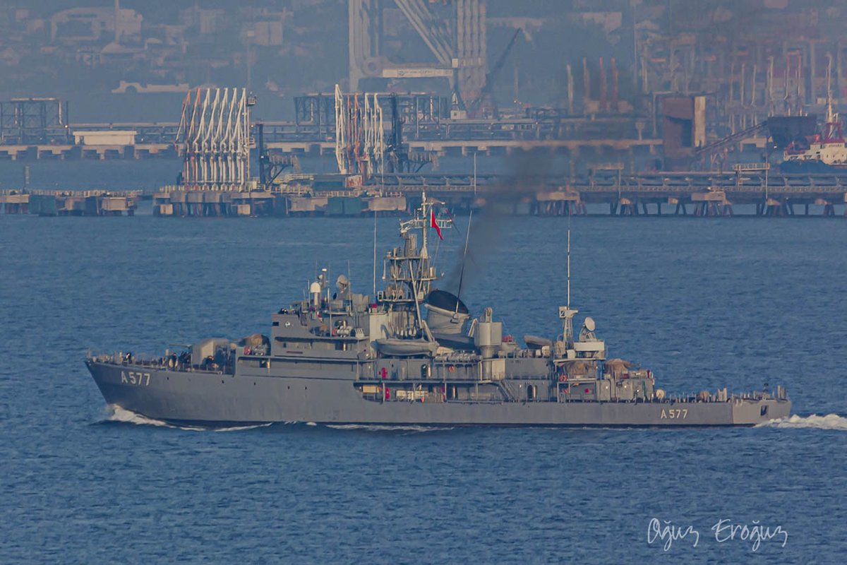 OguzEroguz1's tweet photo. #TurkishNavy training ship #A577 #TCGSokulluMehmetPaşa (ex. #GermanNavy's #RheinClass A69 Donau) #gölcük https://t.co/km2eXFn0a3
