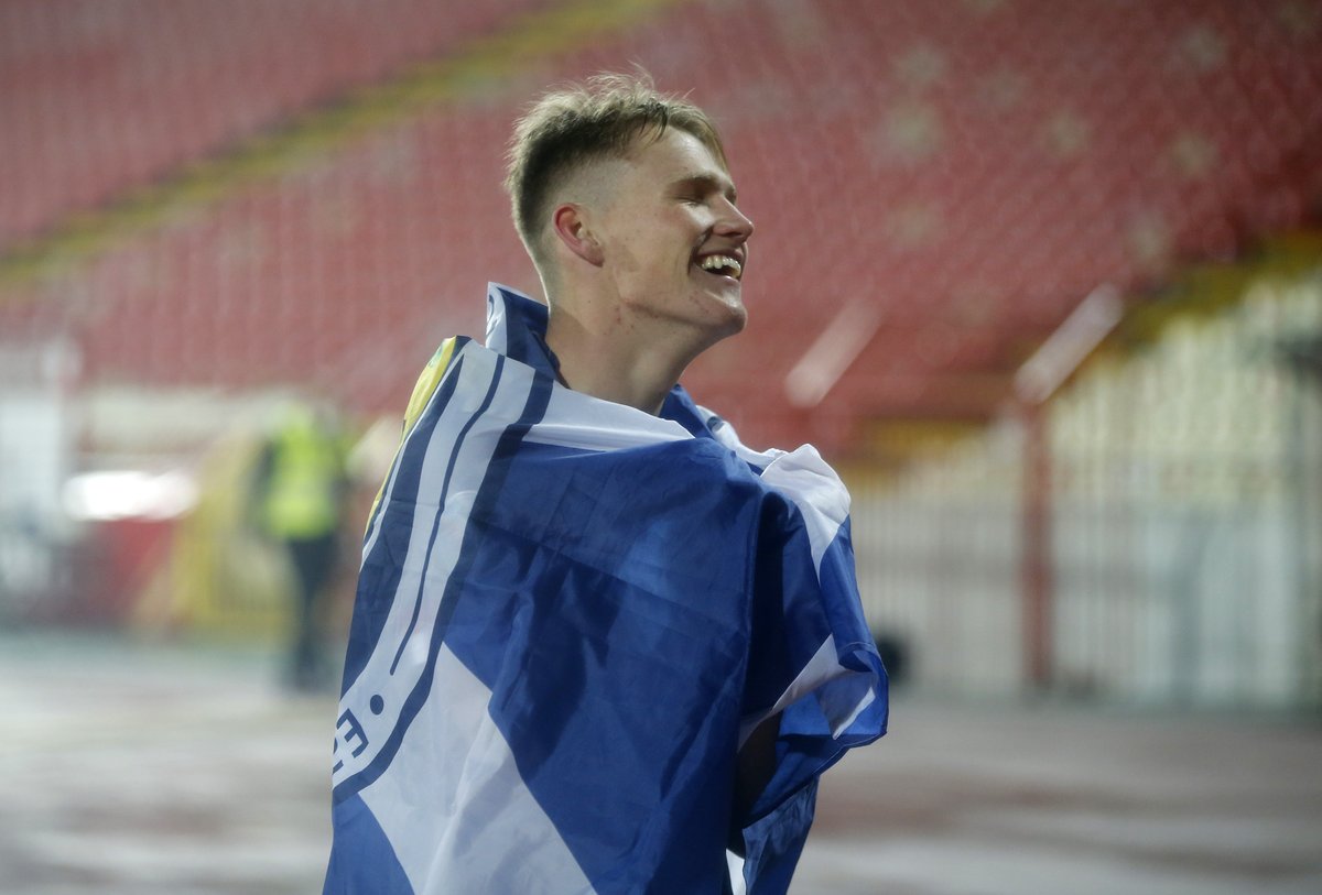 ManUtd's tweet photo. 𝙏𝙝𝙚 𝙬𝙖𝙞𝙩 𝙞𝙨 𝙤𝙫𝙚𝙧 🏴󠁧󠁢󠁳󠁣󠁴󠁿

A huge well done to @McTominay10 and @ScotlandNT, who booked their place at #EURO2020 last night 👏 https://t.co/50aWxYNpKI