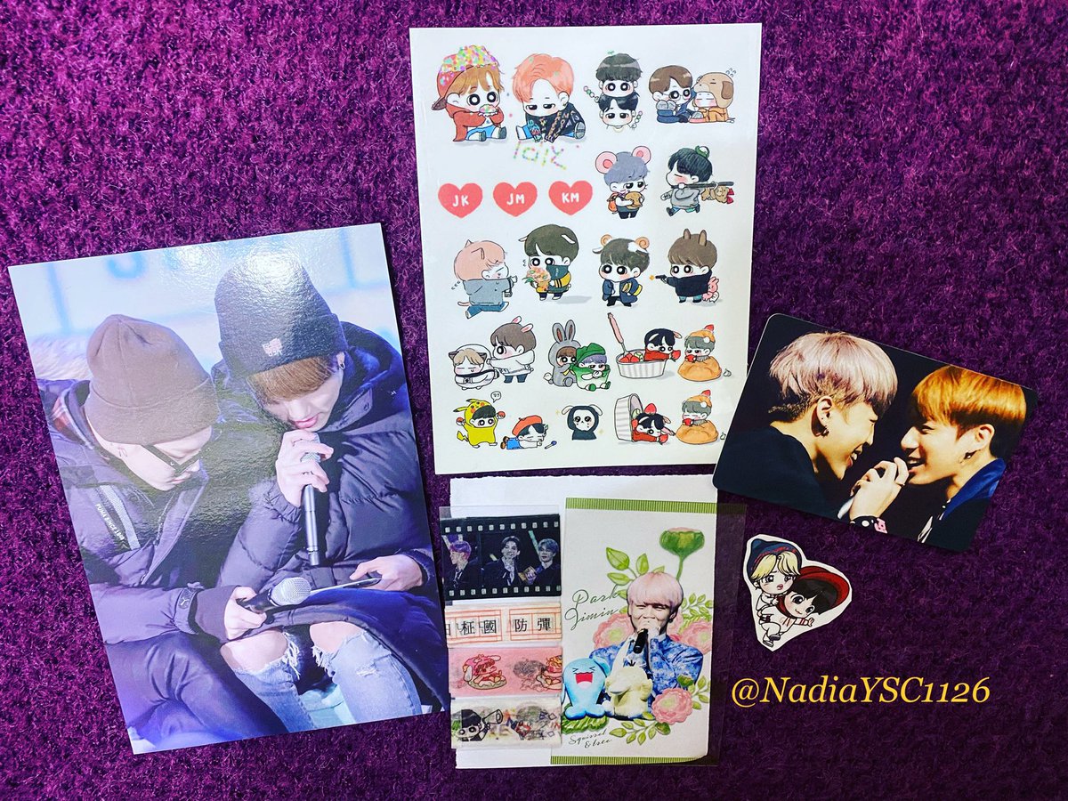 NadiaYSC1126's tweet photo. 謝謝玲 @wumiakas2 舉辦的 #KMevent 國旻1108抽獎,用心準備的禮物🎁 我昨天就收到了(但是比較忙,所以今天來認證了)剛發現原來每個人拿到不同的甜甜國旻照片耶😍 請國旻請繼續甜甜蜜蜜下去喔🎂🥰 https://t.co/Yu66KWj3K8