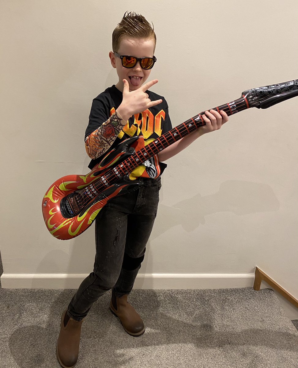 @StonyhurstSMH ⭐️Connor is ready to rock ⭐️🎸🎤 #TTrockstars #schoolrockday #mathsskills