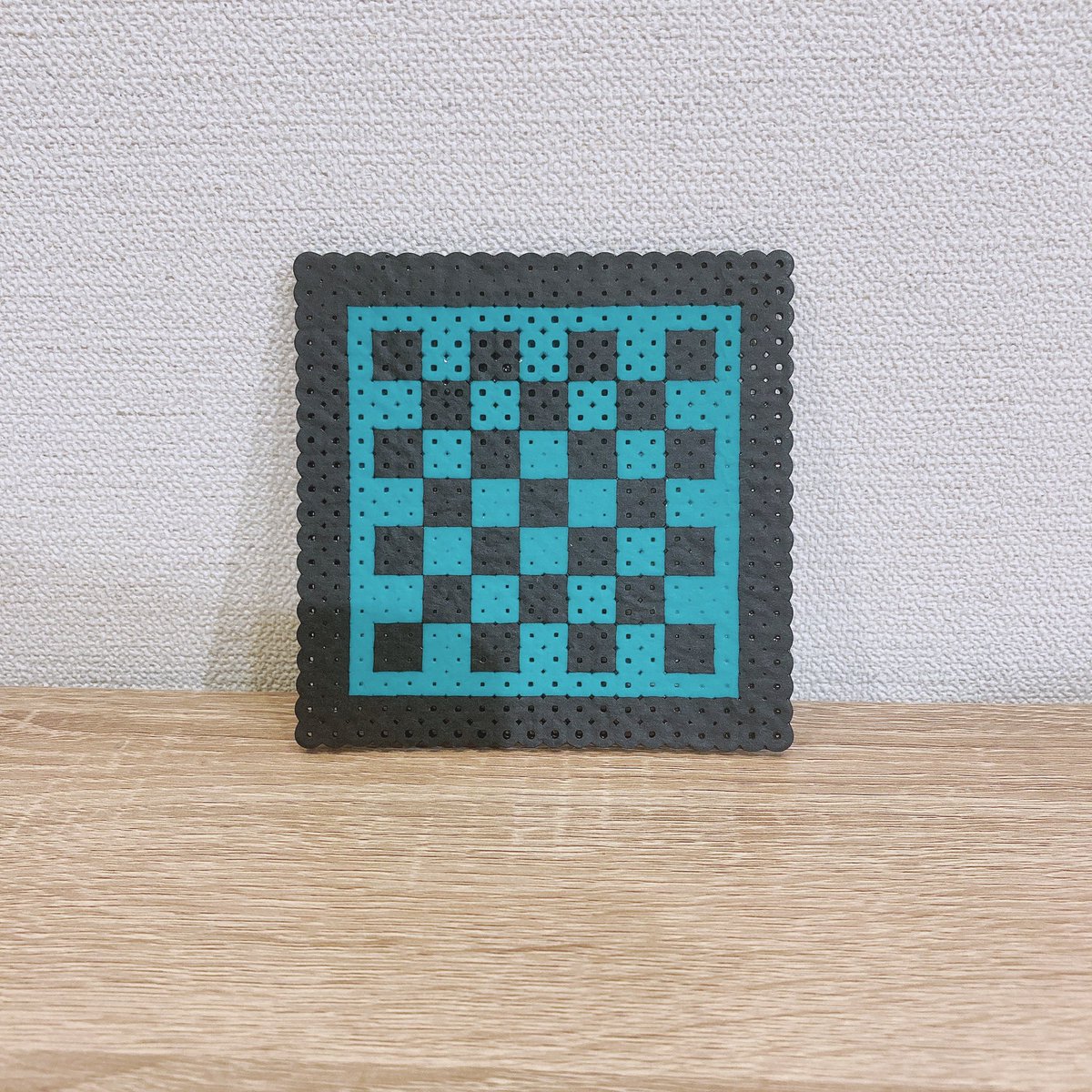 D Z ゆてぃ 鬼滅の炭治郎柄のアイロンビーズコースター作ってみたよ ドットパターンだけだと面白みがないので縁を付けました笑 鬼滅の刃 アイロンビーズ コースター