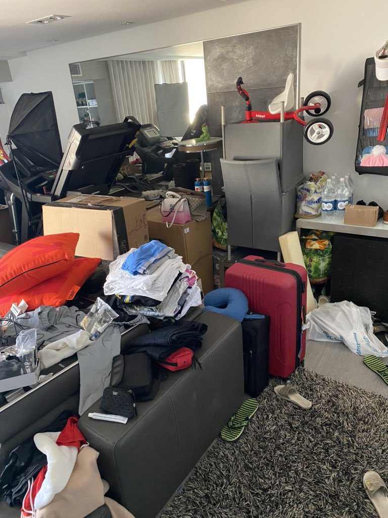 anomalyxd's tweet photo. Me and Papa are making a video RATING your computer setups and rooms. I live like a mentally ill hoarder so we want to see what your rooms look like! You can show your clean setup or your dirty nasty ass setup! Reply with the pics on this tweet and prepare to get roasted 😂😂😂😂 https://t.co/ET6eV4GoWz