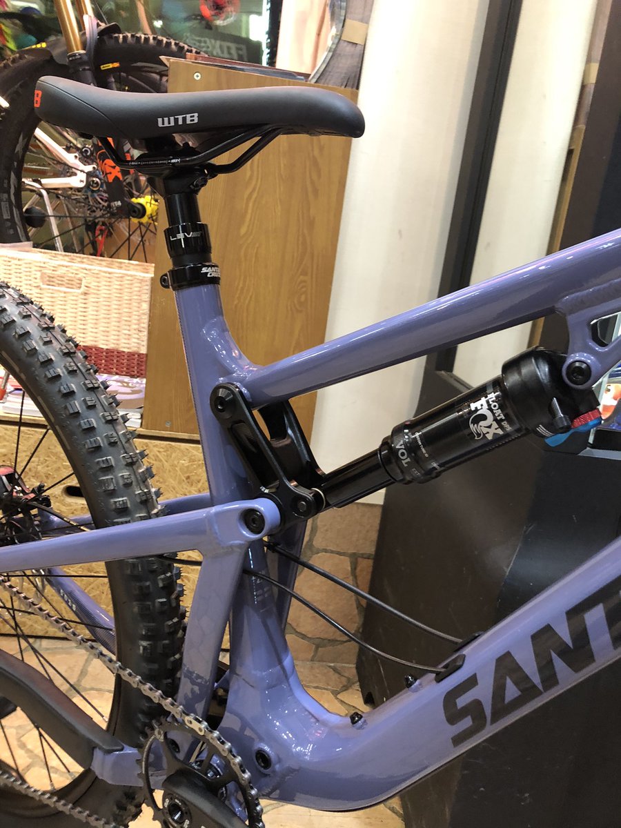 astbikes's tweet photo. #サンタクルズ #5010 ASTスペシャルな完成車‼️妥協を許さずしっかり組み上げた1台😍#sram NX12S #shimano SLX4ポット #marzocchi Z2 150mmサスペンション #kindshock LEVドロッパーシートポスト仕様👍¥440000(税込)お早めに💕#マウンテンバイク #フルサス #santacruz #astbikes #astforest #和光 https://t.co/KoRKD28GXV