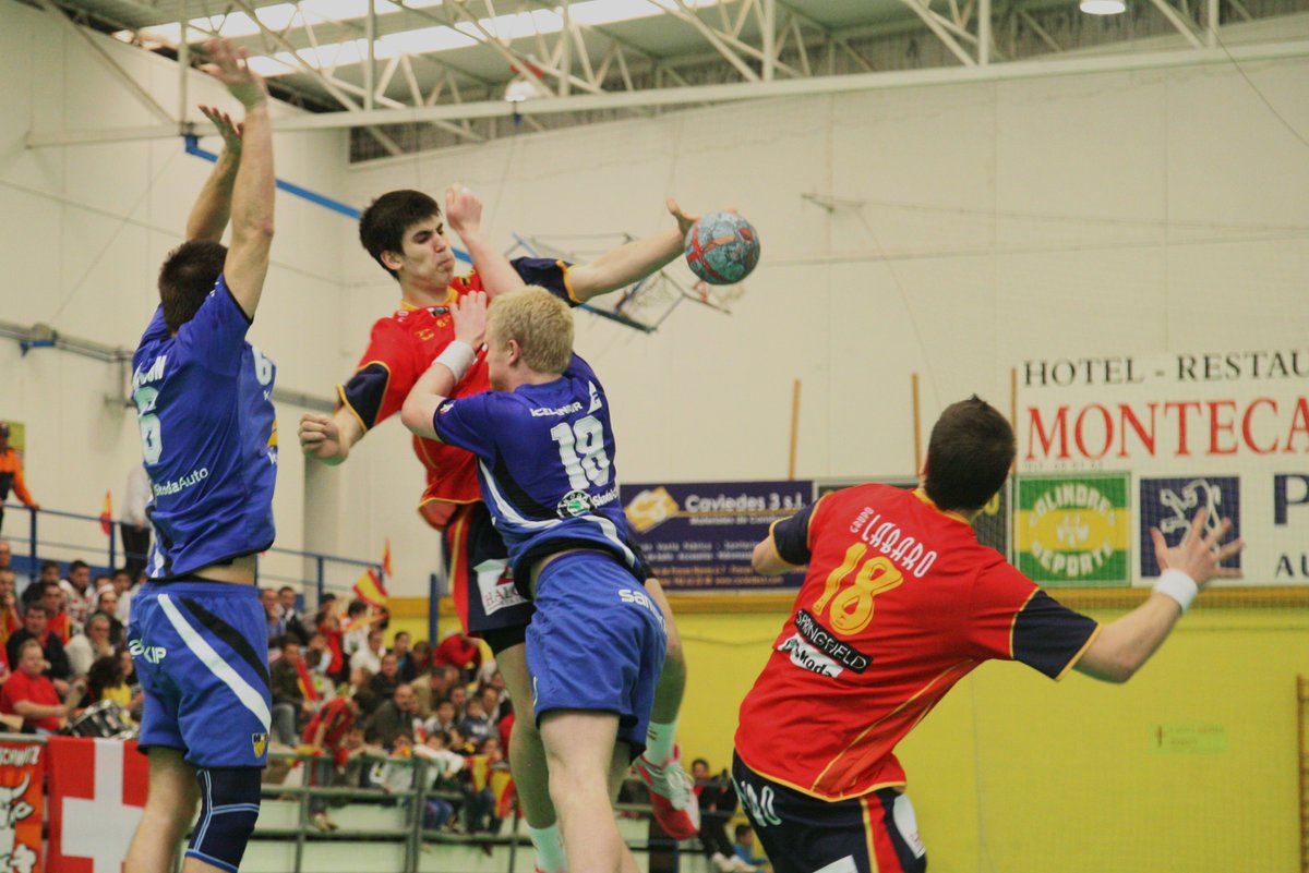 RFEBalonmano tweet media