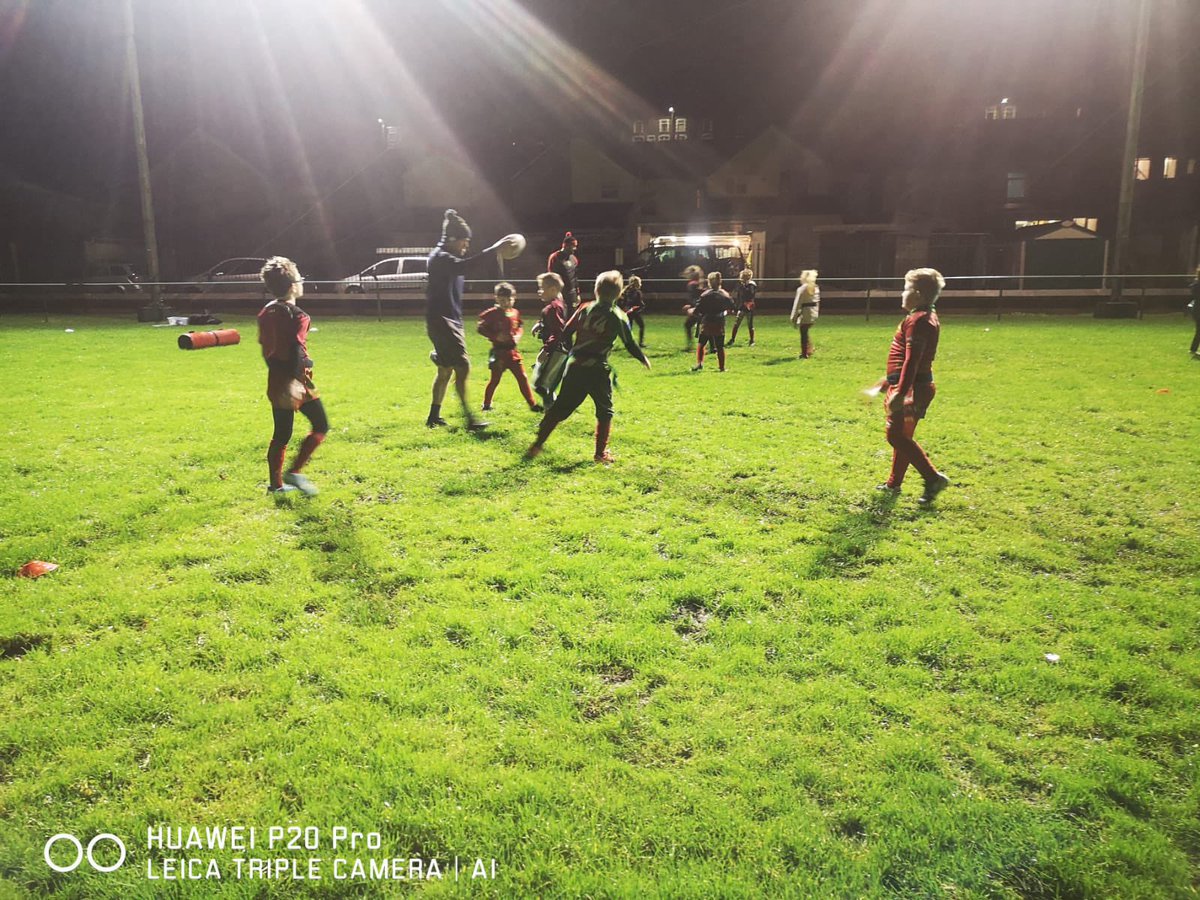 RfcNew's tweet photo. Amazing effort by these little stars Wednesday night in awful conditions but they were busting to get back to it... we are also recruiting so if you have children interested then come along 🏴󠁧󠁢󠁷󠁬󠁳󠁿❤️💚 @new_tredegar @DRA_Community #LetThemPlay https://t.co/4s3x1lgLQp