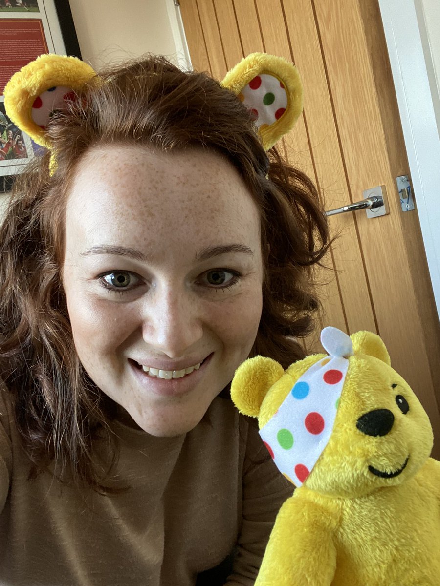 Ready for a day of work with my new assistant 🤪 thanks <a href="/LimegreenTwist/">Limegreen</a> for the cuddly gifts and worthy contribution to #ChildrenInNeed