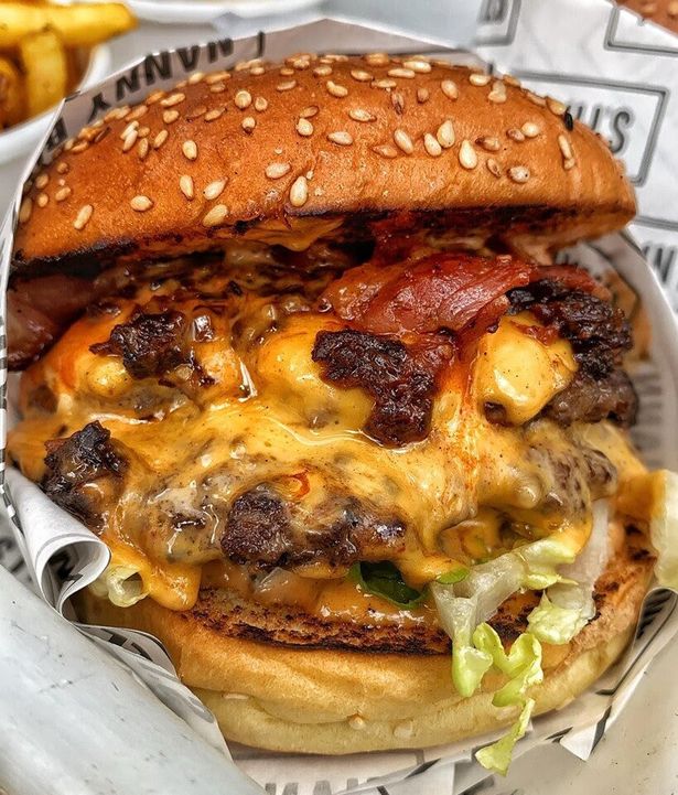 The mouthwatering event will be at Digbeth Arena this weekend and all you need to do is pre-order your food and drink and then turn up to collect it 😍🍔🚗 @custardfactory

birminghammail.co.uk/whats-on/food-…