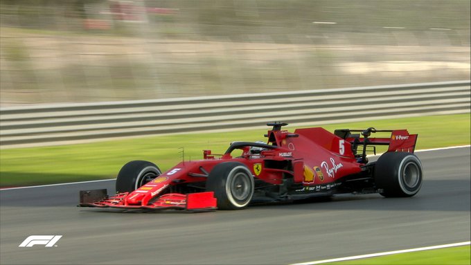 Vettel durante los libres 1