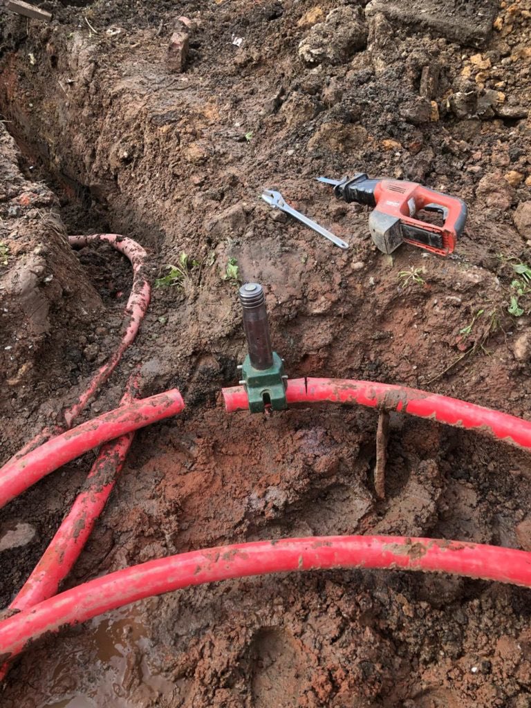 After that we saw through the cable, adjacent or actually through the spike hole. It’s then safe to joint / repair / divert / decommission. If sawing though an HV cable, we must be SURE it is dead. The spiking gun makes damn sure  [10/12]