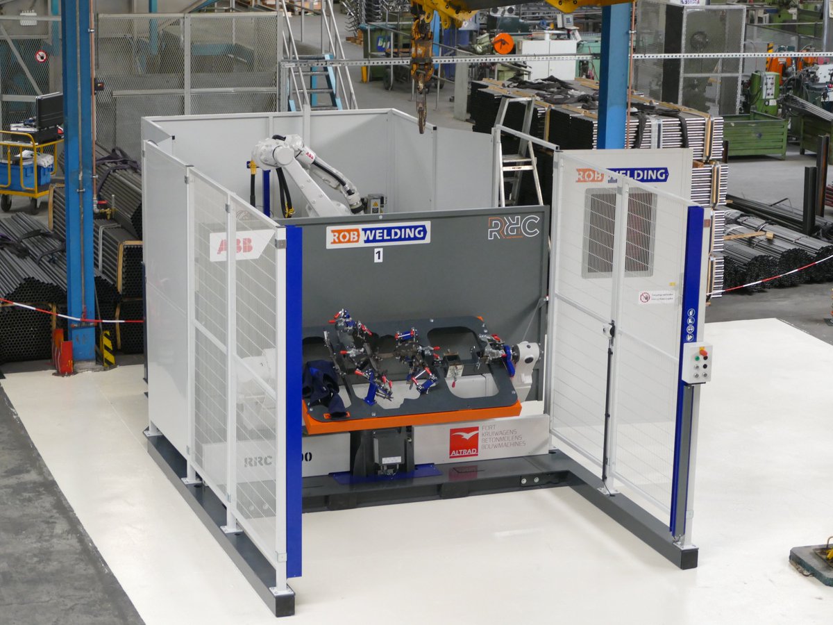 altradfort's tweet image. Deze week is onze nieuwe lasrobot geleverd en geïnstalleerd. Een mooi moment waar we met z&apos;n allen op hebben gewacht. Deze robot zal een grote bijdrage leveren bij de productie van de Fort kruiwagens.
Met dank aan Rob Welding.
altradfort.nl
#altradfort #lasrobot