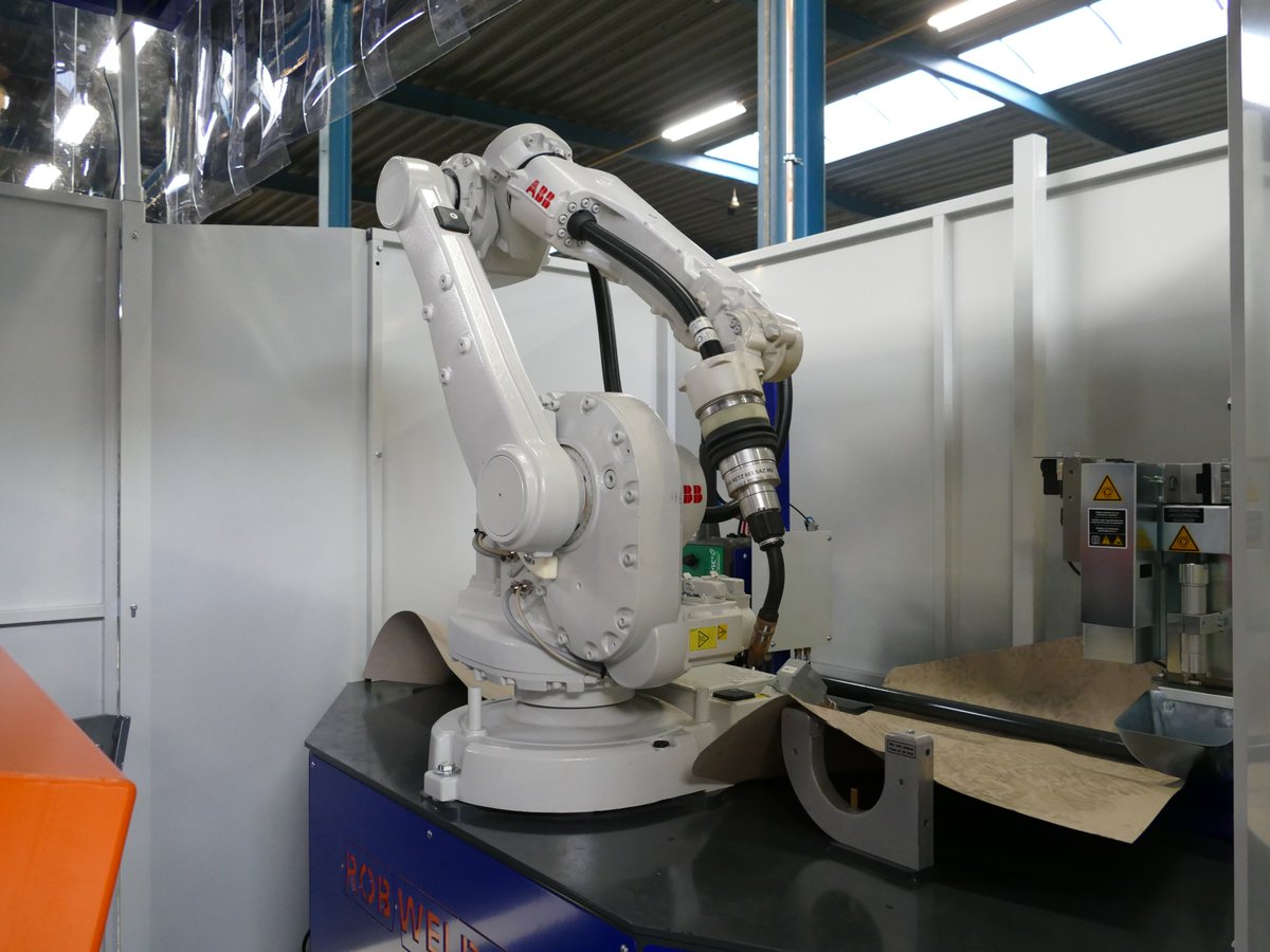 altradfort's tweet image. Deze week is onze nieuwe lasrobot geleverd en geïnstalleerd. Een mooi moment waar we met z&apos;n allen op hebben gewacht. Deze robot zal een grote bijdrage leveren bij de productie van de Fort kruiwagens.
Met dank aan Rob Welding.
altradfort.nl
#altradfort #lasrobot