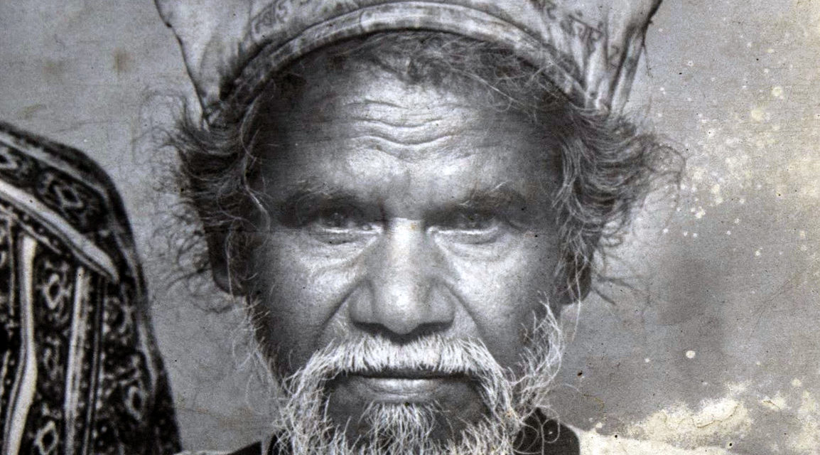 This amazing person was called Dasrath Manjhi. Born in India, he was a labourer from the village of Gehlaur.
