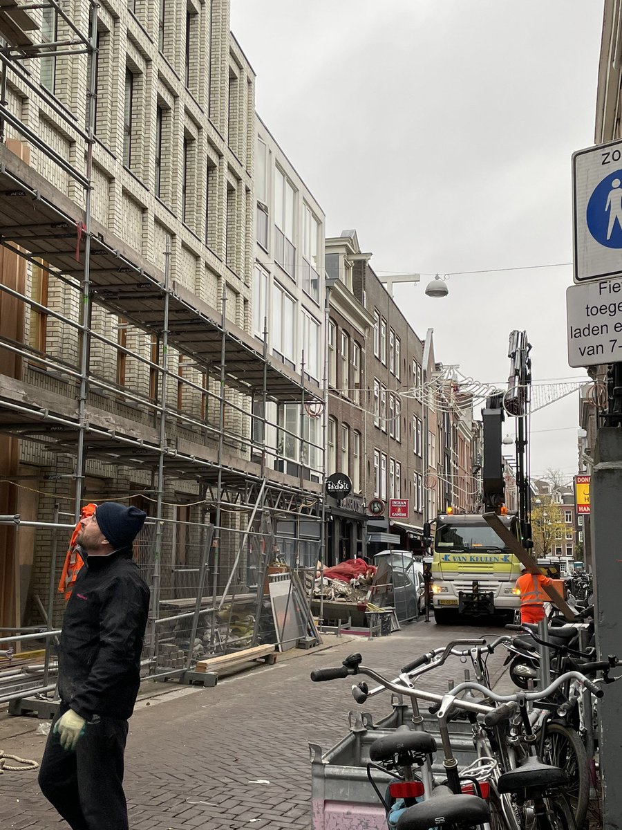 Drie keer bouwlogistiek in een blok. Meteen de buurt autoluw